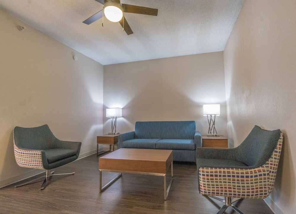 Holiday Inn Express & Suites Nashville - Brentwood I-65 26/40