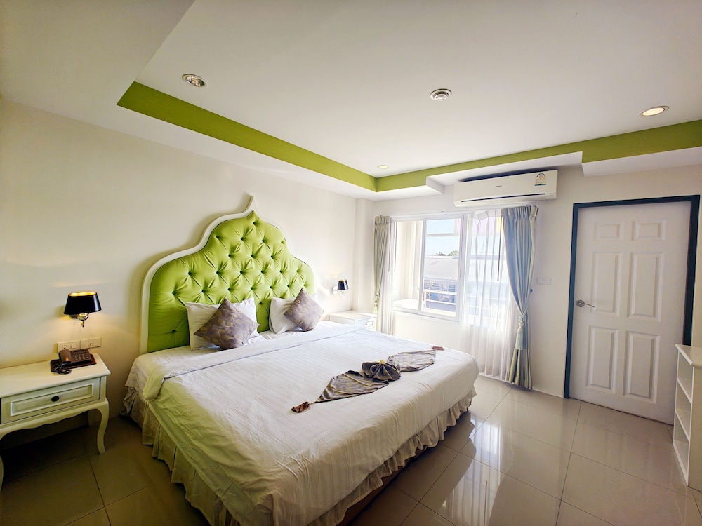 Harmonize Hotel 23/75