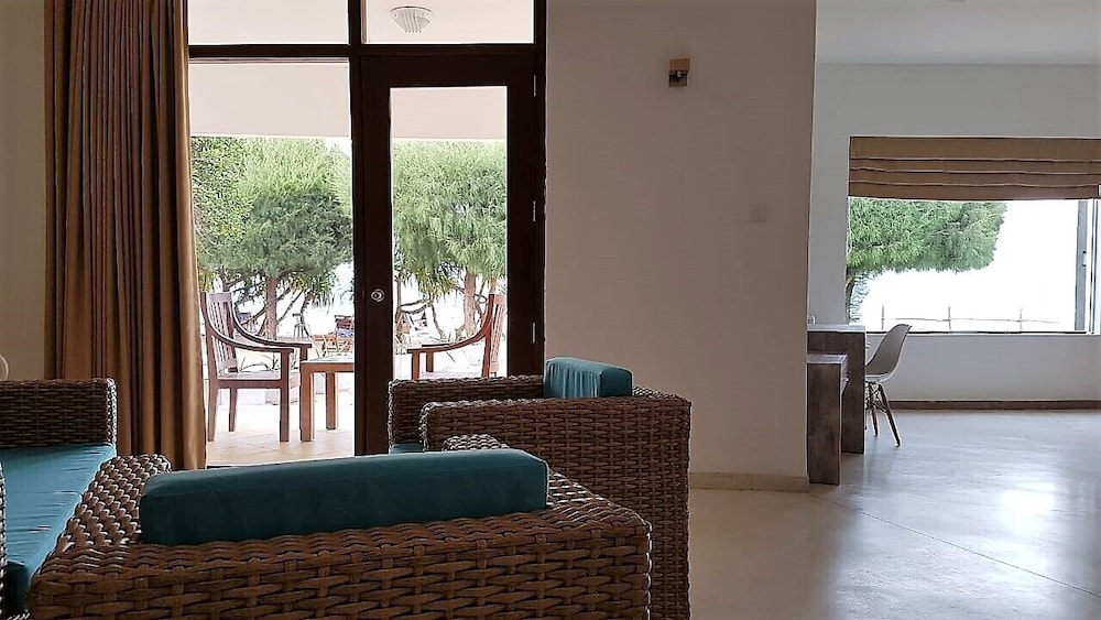 Nilaveli Beach Hotel 26/50