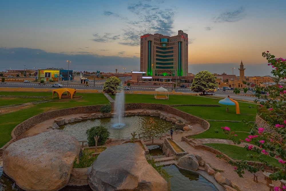 فندق رامادا القصيم(Ramada by Wyndham Al Qassim) 70/74