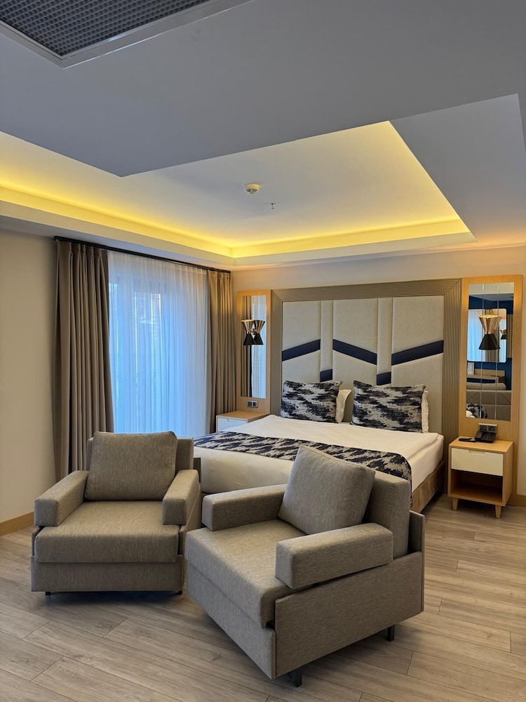 غرفة عائلية رباعية بسرير كوين مع أريكة، Downtown Sirkeci Hotel 9/10