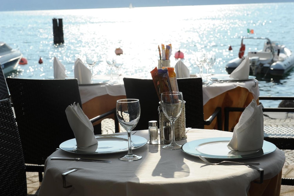 Hotel Excelsior Bay 39/50