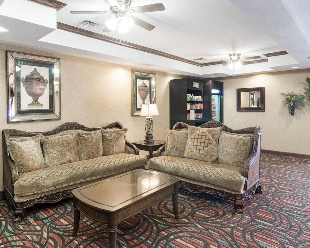 Quality Suites Midland North Loop 250 40/63