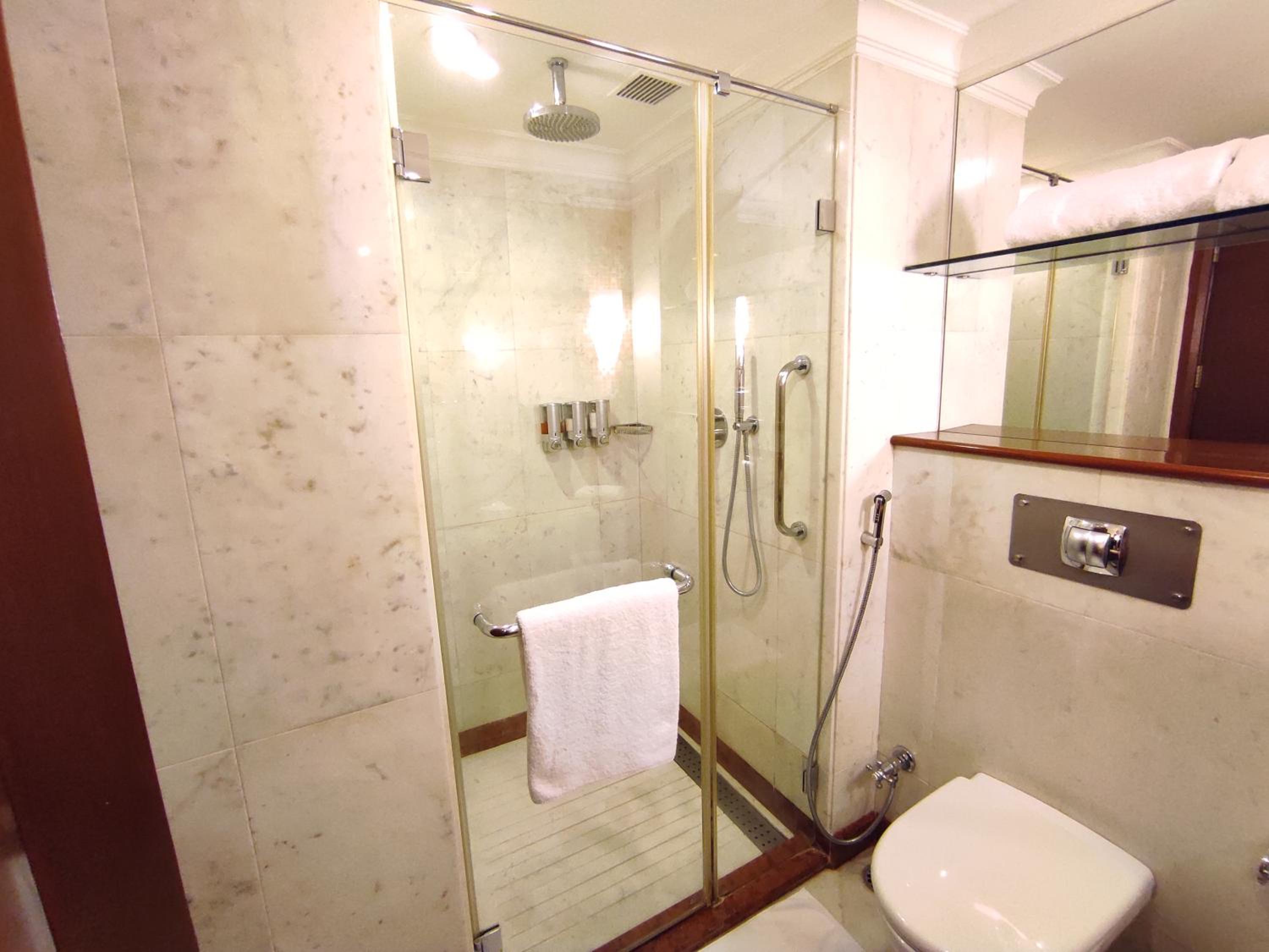 ROOM, TWIN BEDS