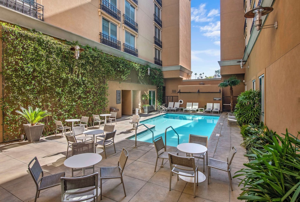 Hyatt Place Riverside Downtown 58/60