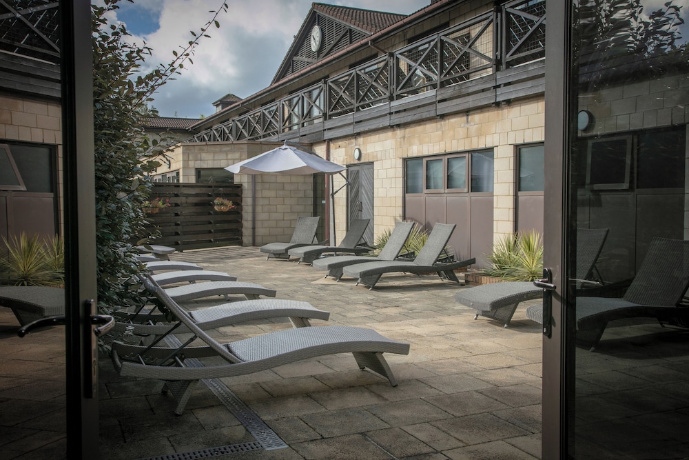 Hampshire Court Hotel & Spa 61/65