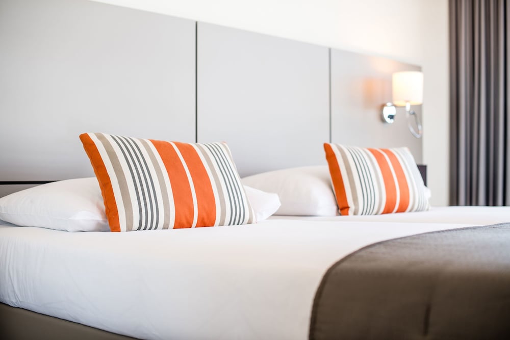 Lake Geneva Hotel 18/37