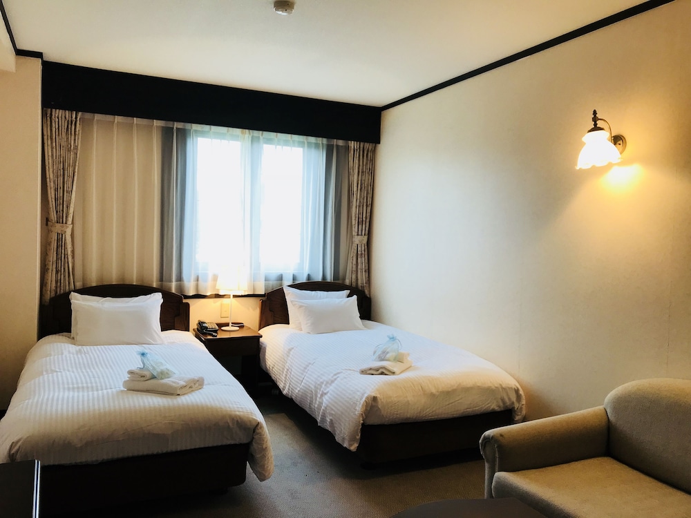 2 BEDROOMS, FAMILY, ANNEX