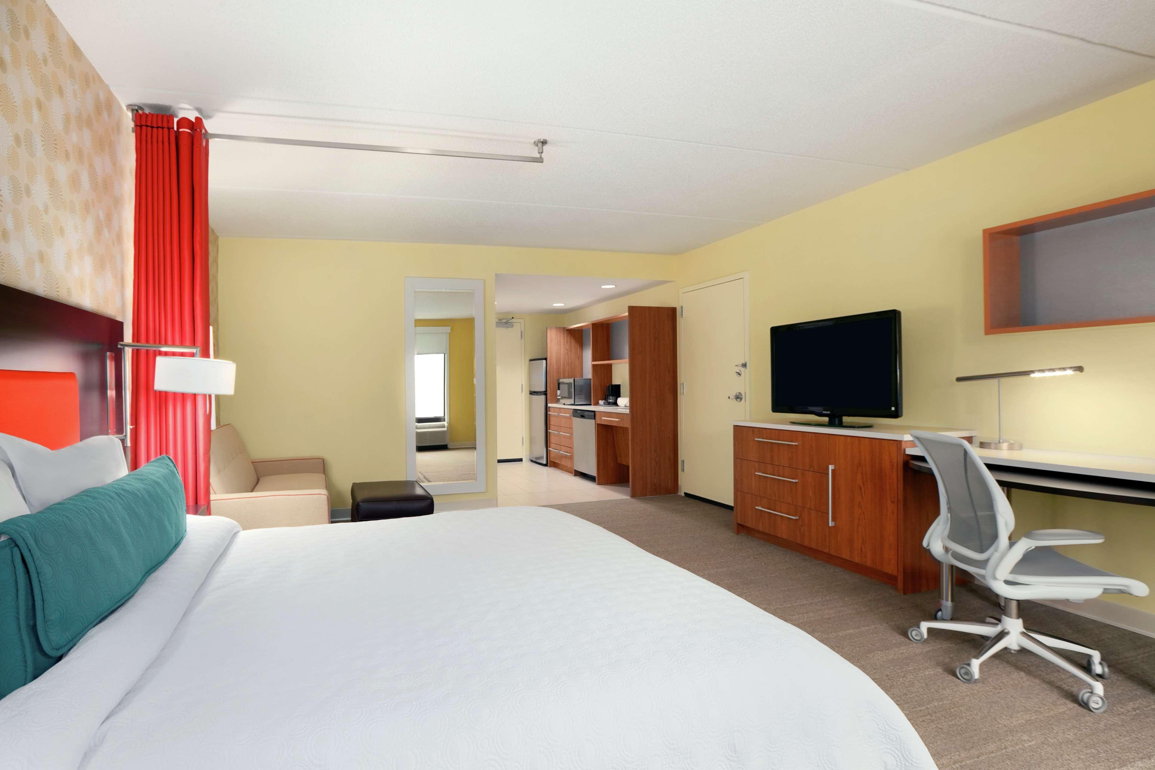 STUDIO, SUITE, QUEEN BED, ACCESSIBLE