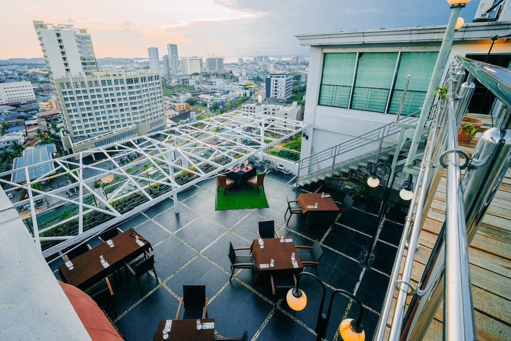 Kings Hotel Nagoya Batam 3/50