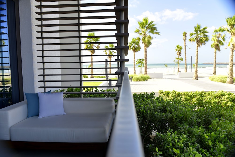 Nikki Beach Resort and Spa Dubai 12/81