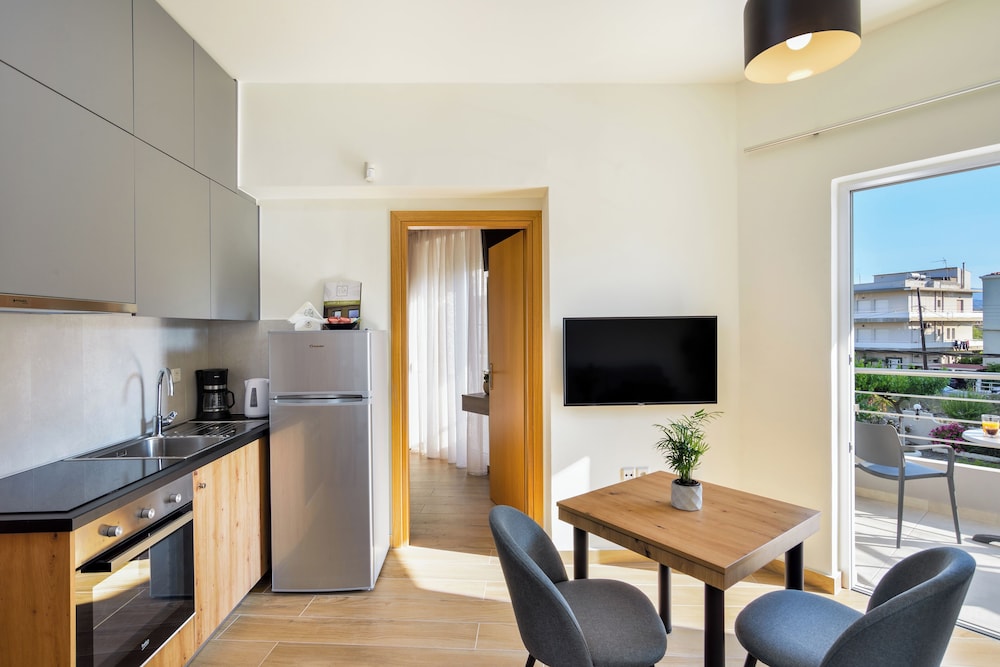 Elia Residences 49/59