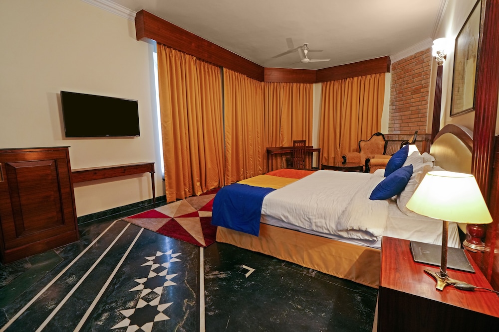 Welcomheritage Taragarh Palace 41/50