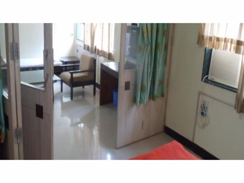 Hotel Vaishali 27/30