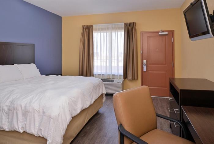 La Bonita Inn and Suites - Crane 11/40