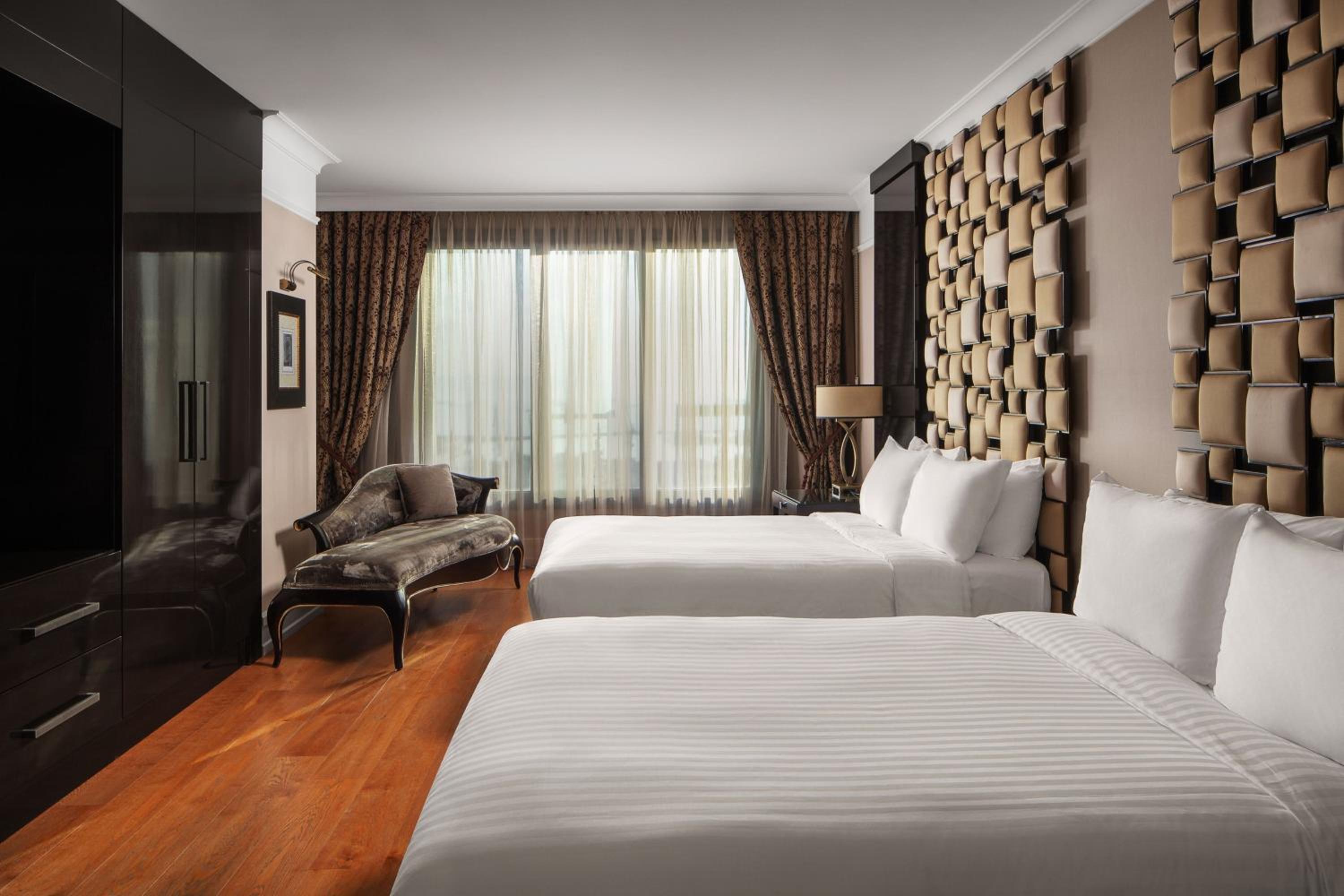 Suite, 2 Queen Beds, Sea View, Club Floor