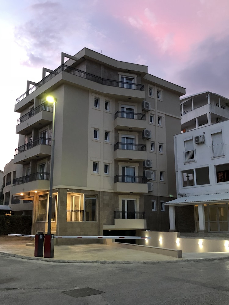 Almare Apartments Budva 3/50