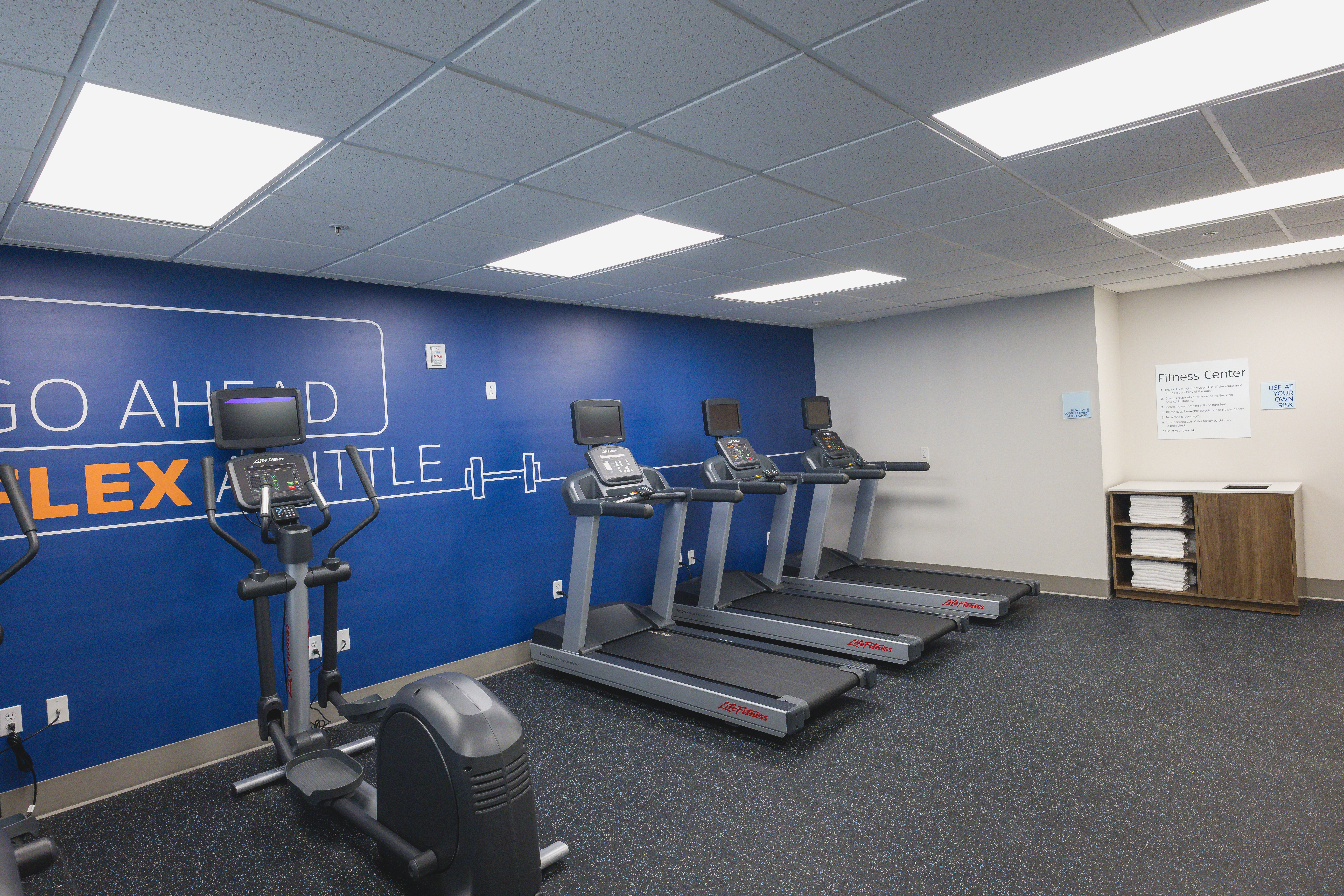 Holiday Inn Express & Suites Marquette, an IHG Hotel 26/50