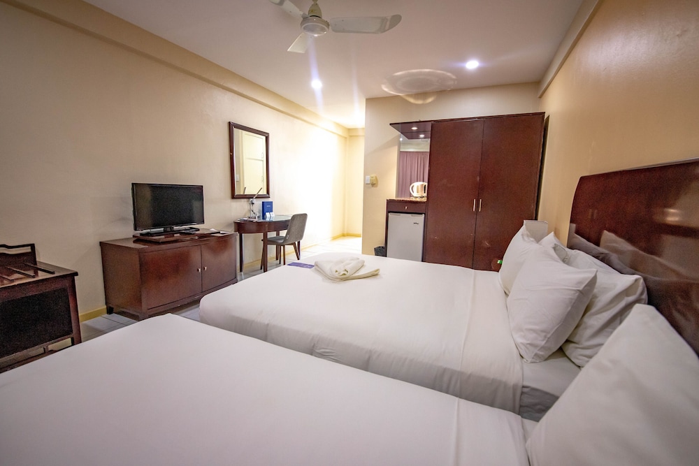Bird of Paradise Hotel and Apartments 11/51