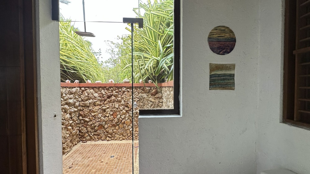 ACANTILADO DE LA TIERRA BY ON VACATION 7/65