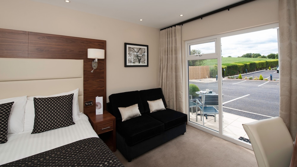 The Devon Hotel 34/43