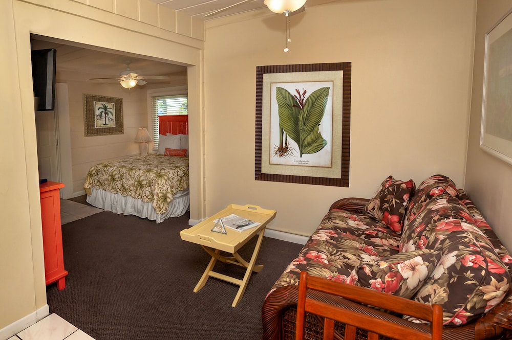 Cedar Cove Resort & Cottages 53/78
