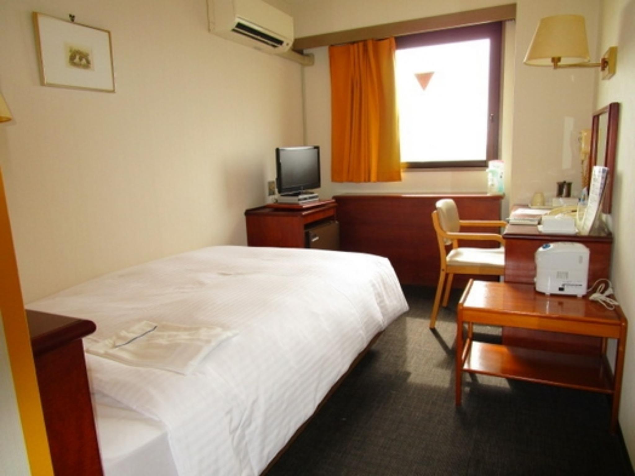 Semi Room