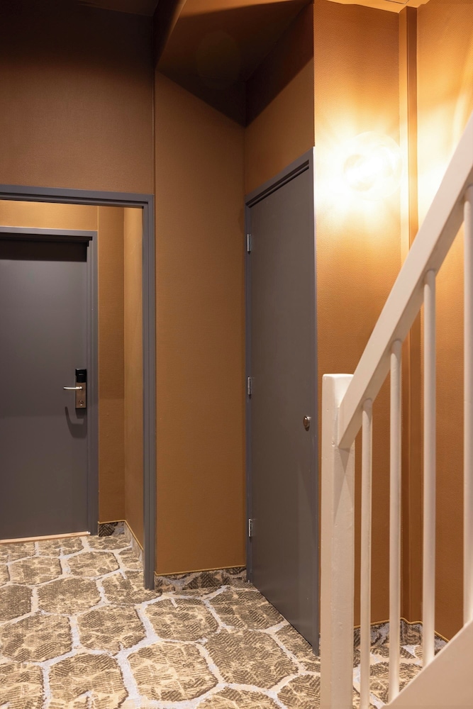 Art Gallery Hotel Bv 20/33