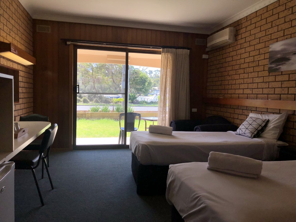 Lakeside Motel Waterfront 52/80
