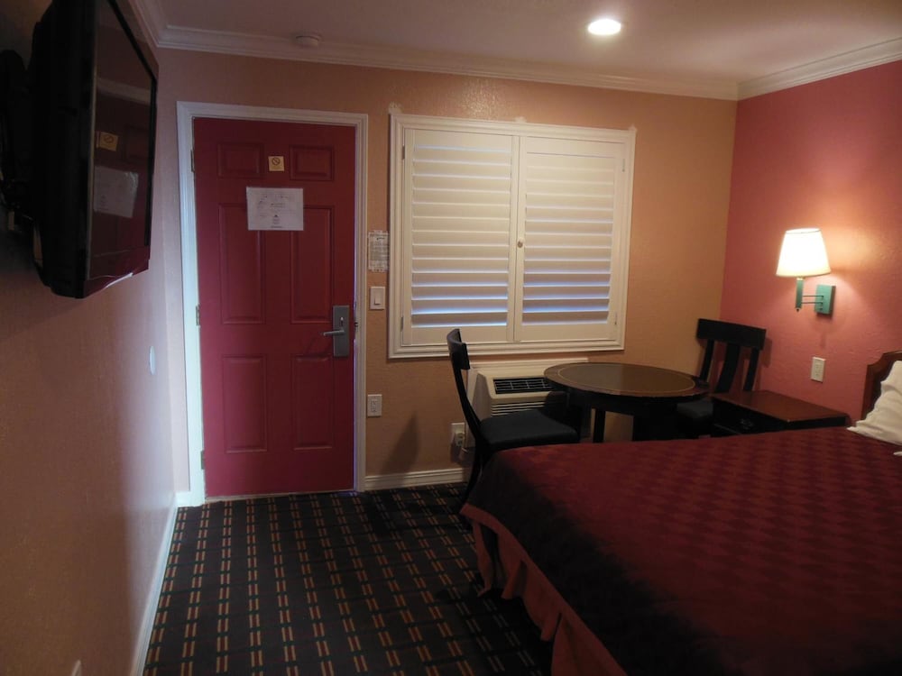 Americas Best Value Inn Seaside North 12/19