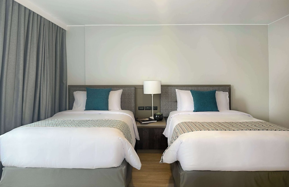 BUSINESS, 2 DOUBLE BEDS