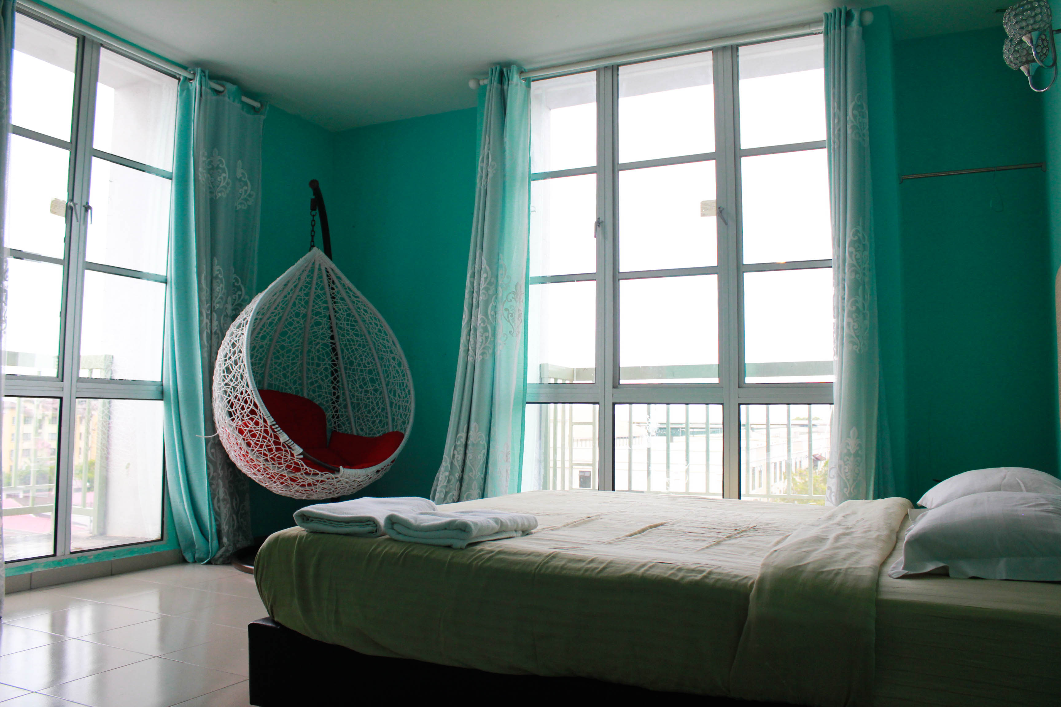 STUDIO, QUEEN BED