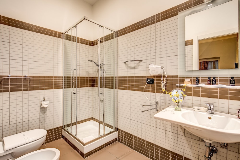 Gravina Suite Frattina 49/53