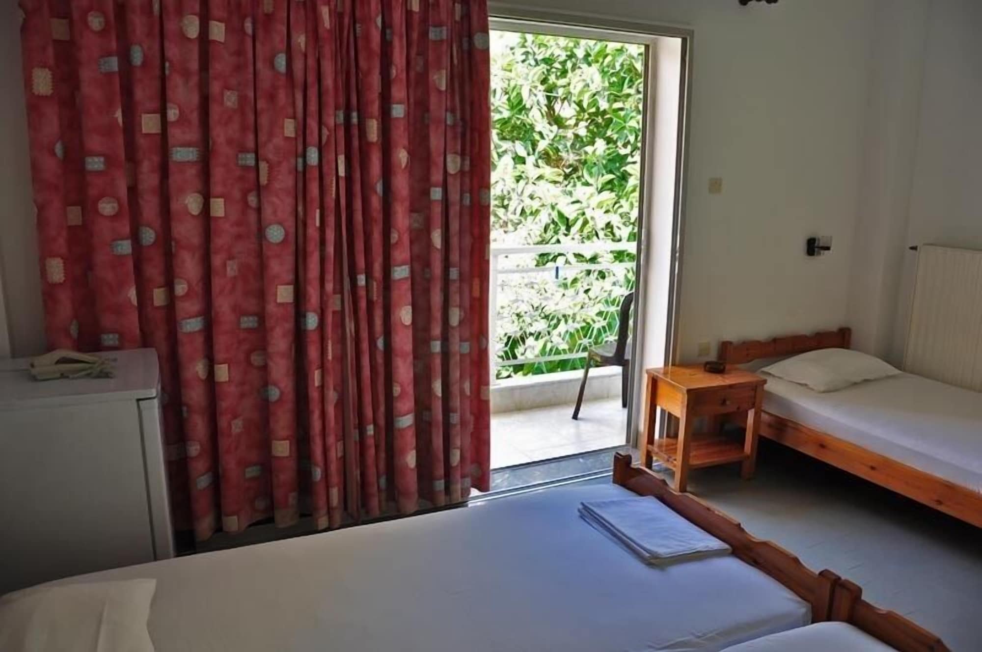 ROOM, TRIPLE