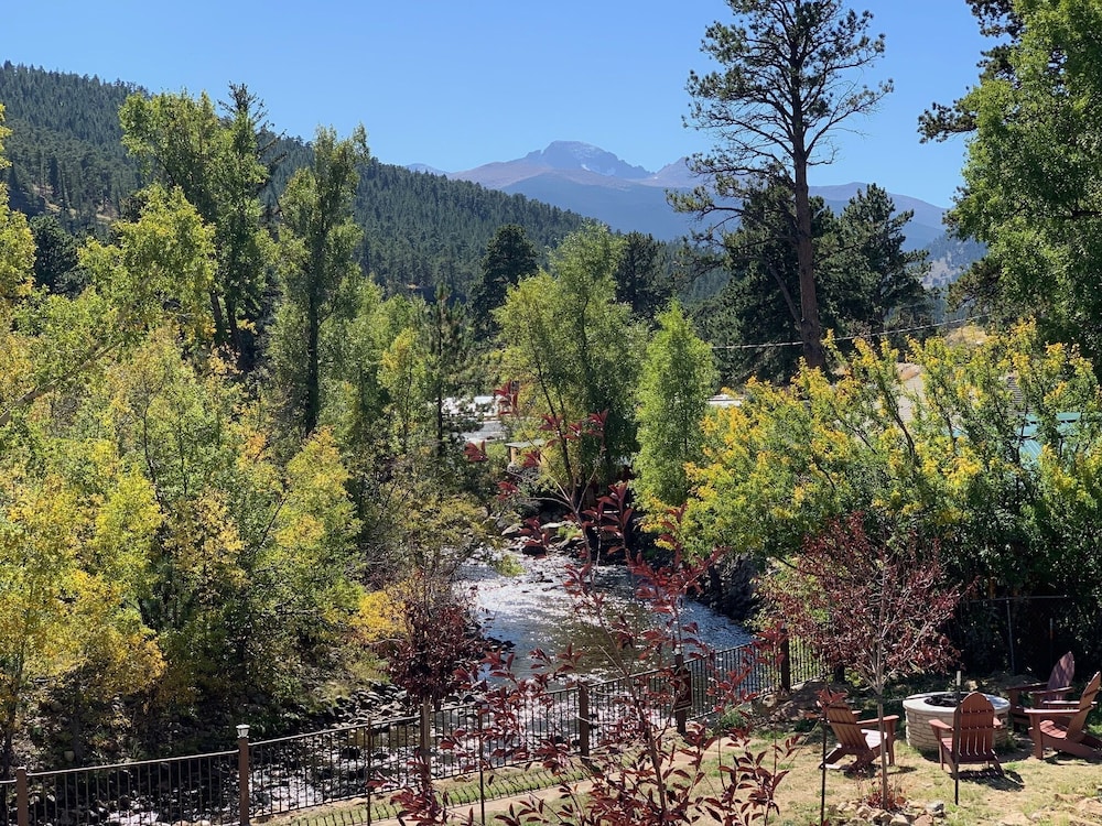 The Landing at Estes Park - Riverside Retreat 69/77