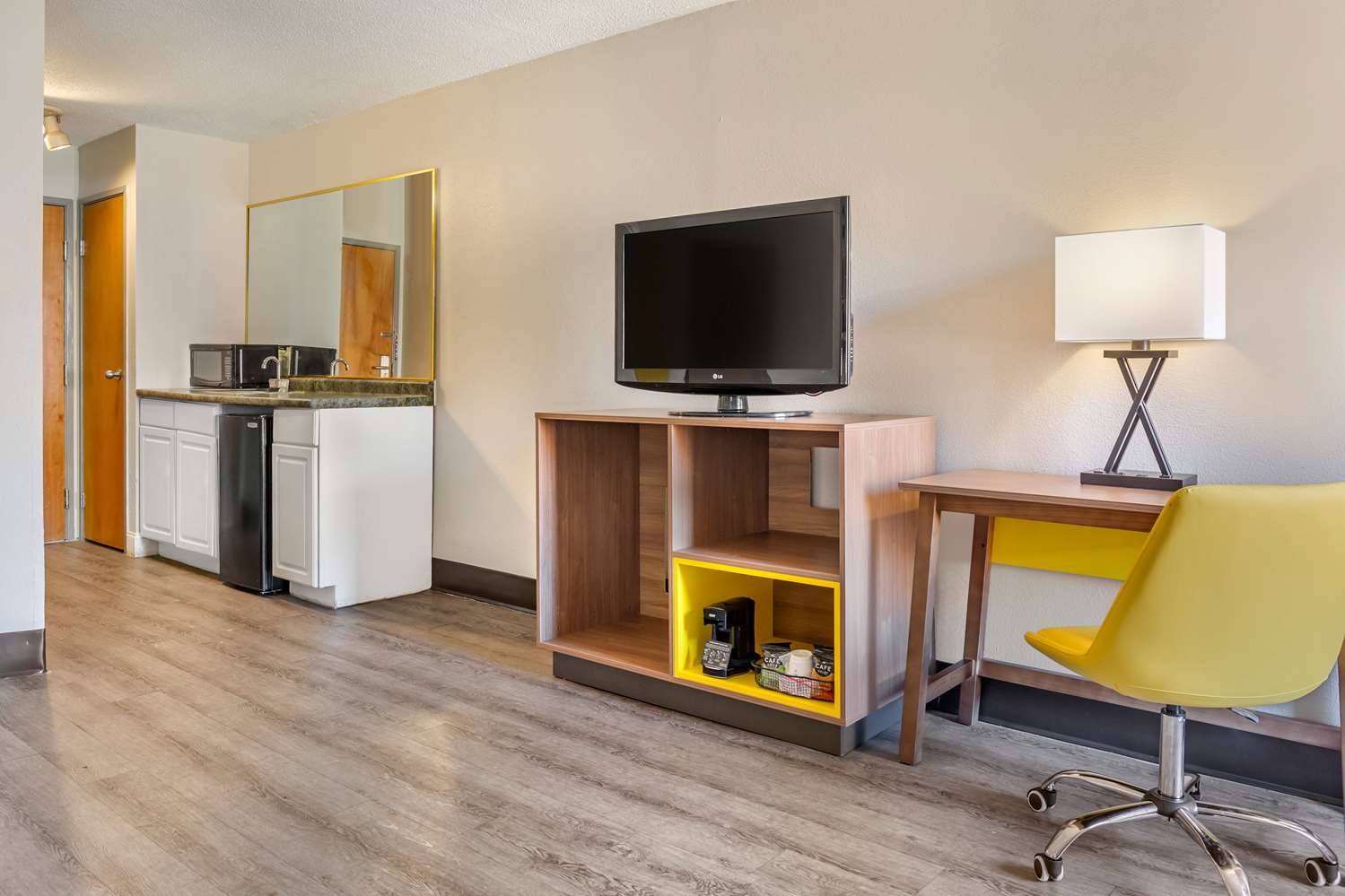 Days Inn Suites By Wyndham Rocky Mount Golden East 49/56