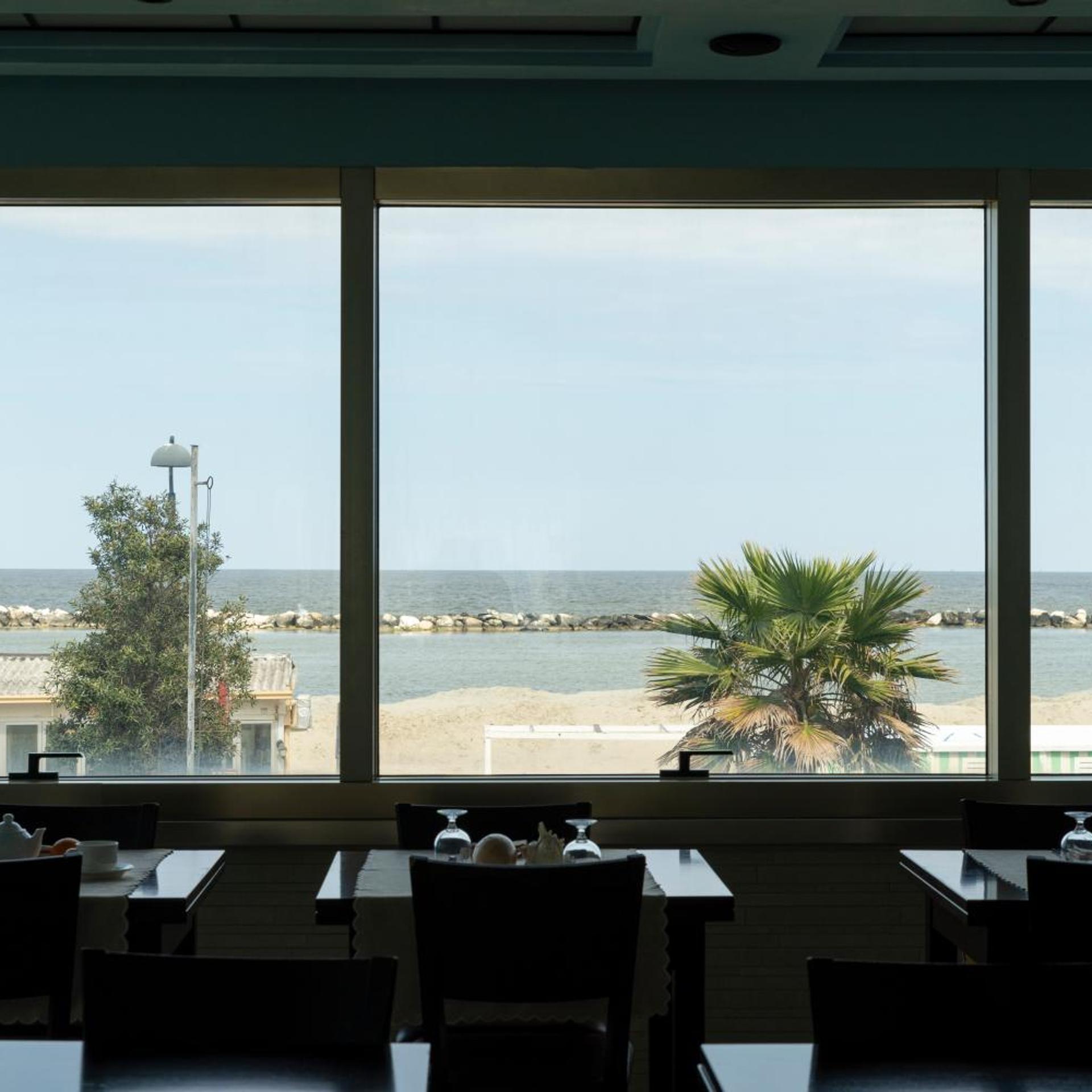 Hotel Mondial 34/48