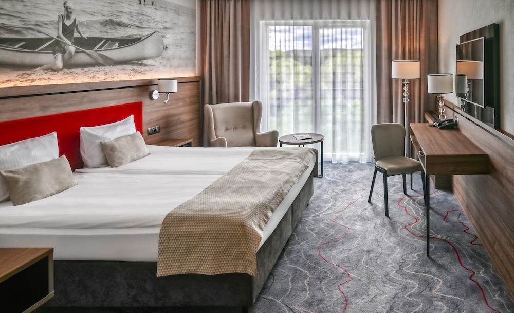 Premium, Queen Bed