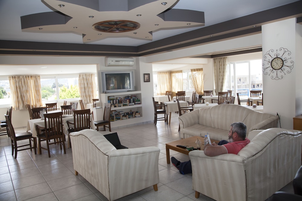 Hotel Athinoula 38/66