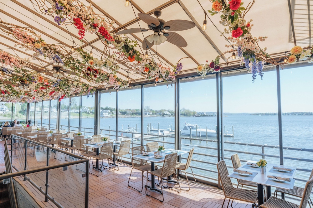 The Oyster Point Hotel 36/43
