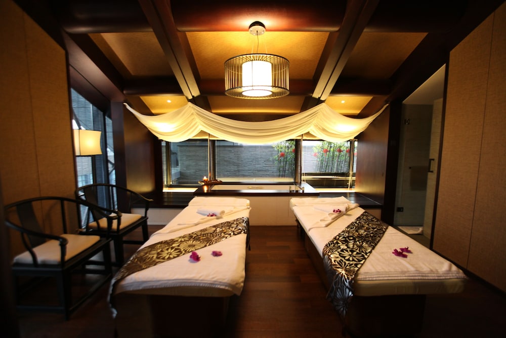 Gloria Plaza Hotel Dongsheng 36/42