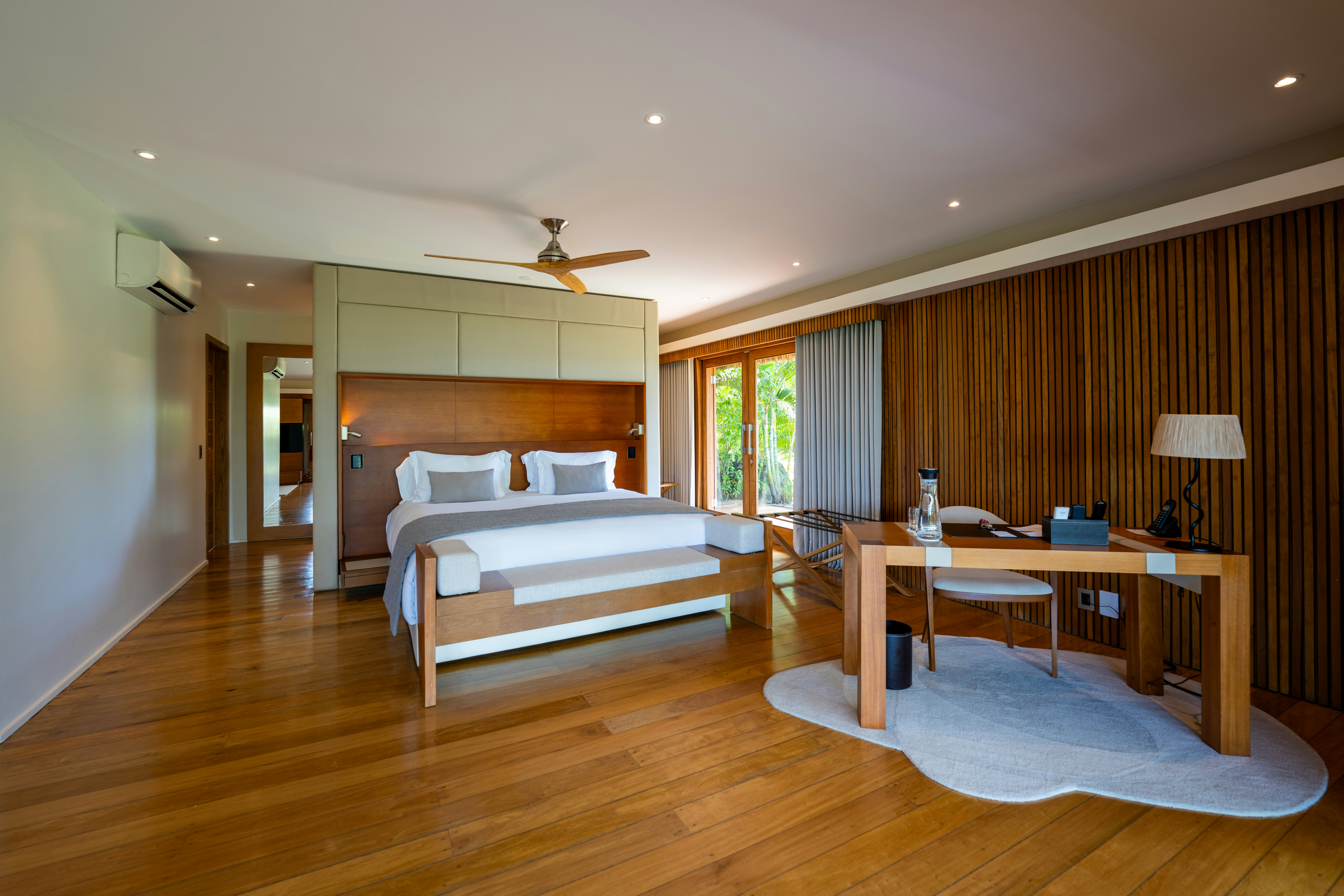 Casana Hotel 7/39