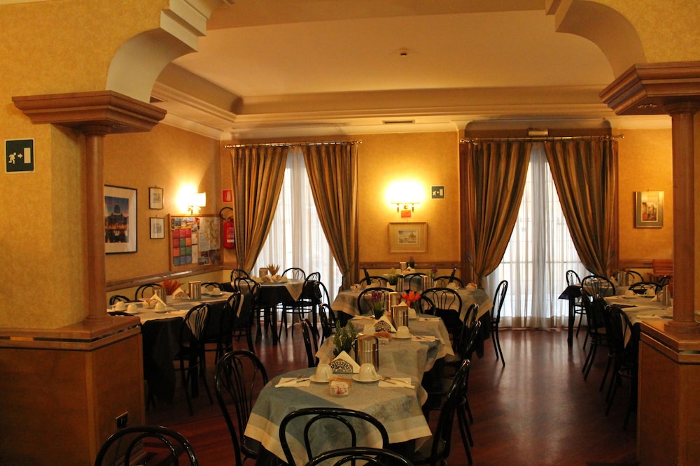 Hotel Pomezia 12/28