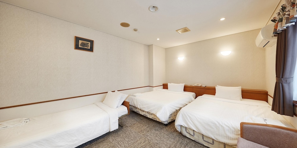 Crown Hotel Okinawa 22/75