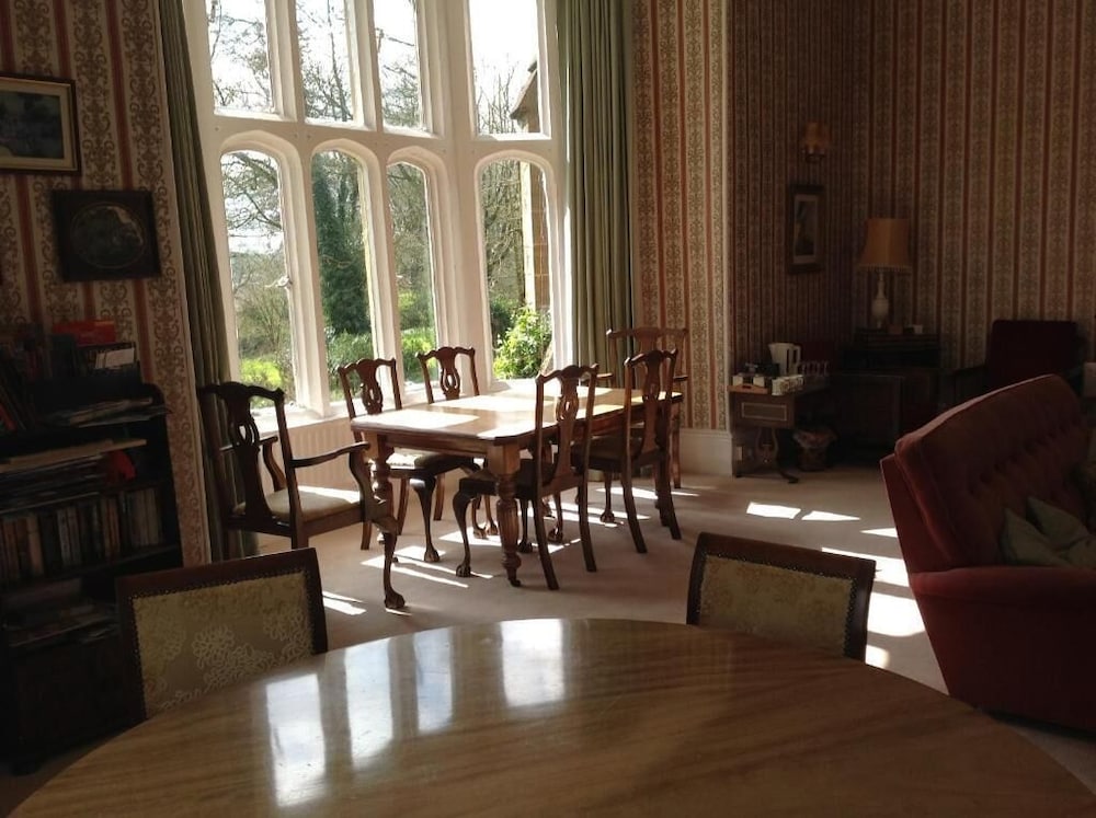 Greenham Hall B&B 21/25