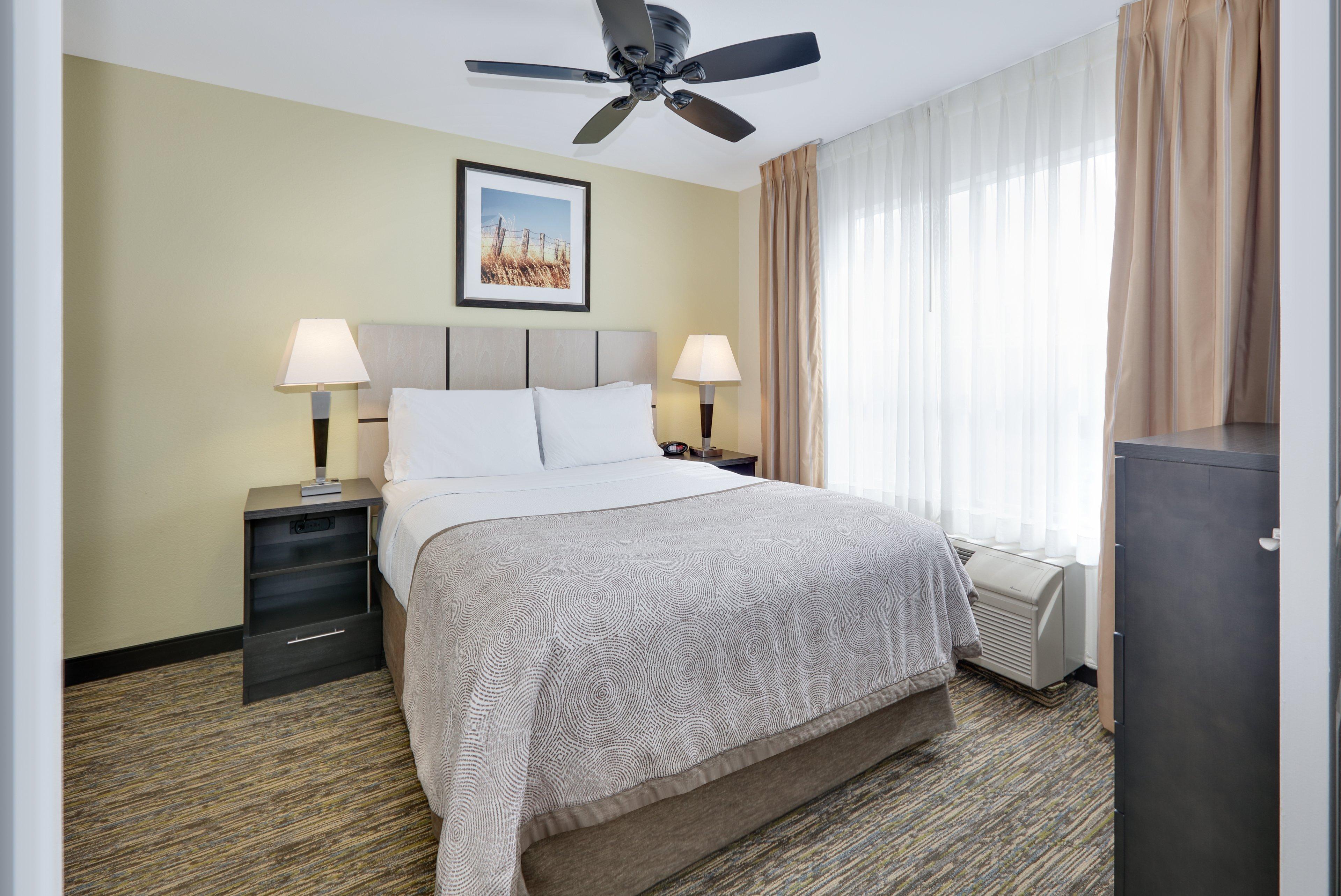 جناح بسرير كوين، Candlewood Suites Dallas Market Cntr-Love Field 2/3