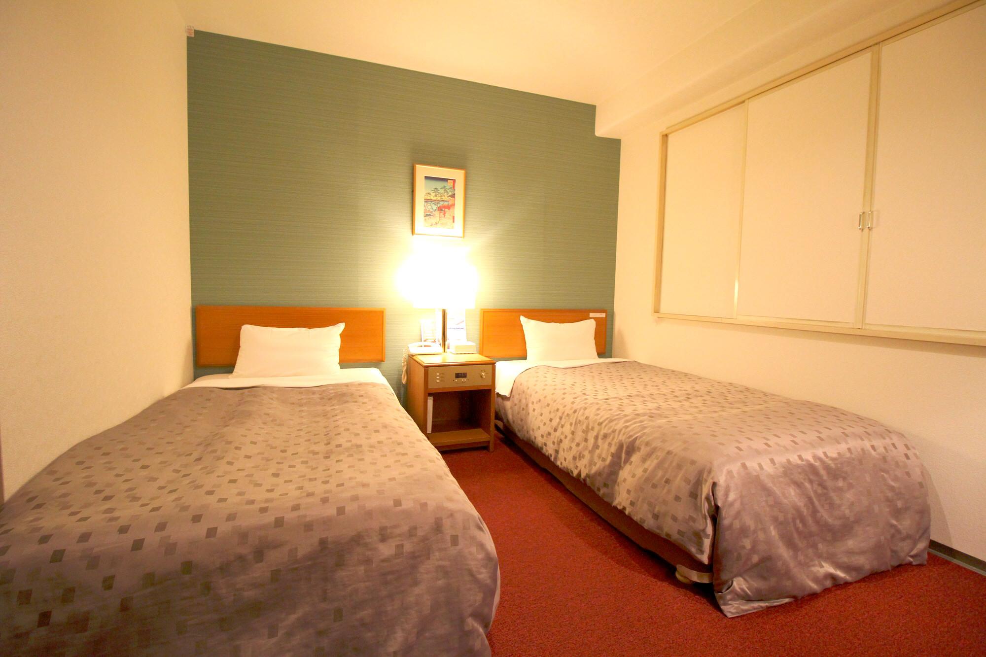 Standard, Twin Beds