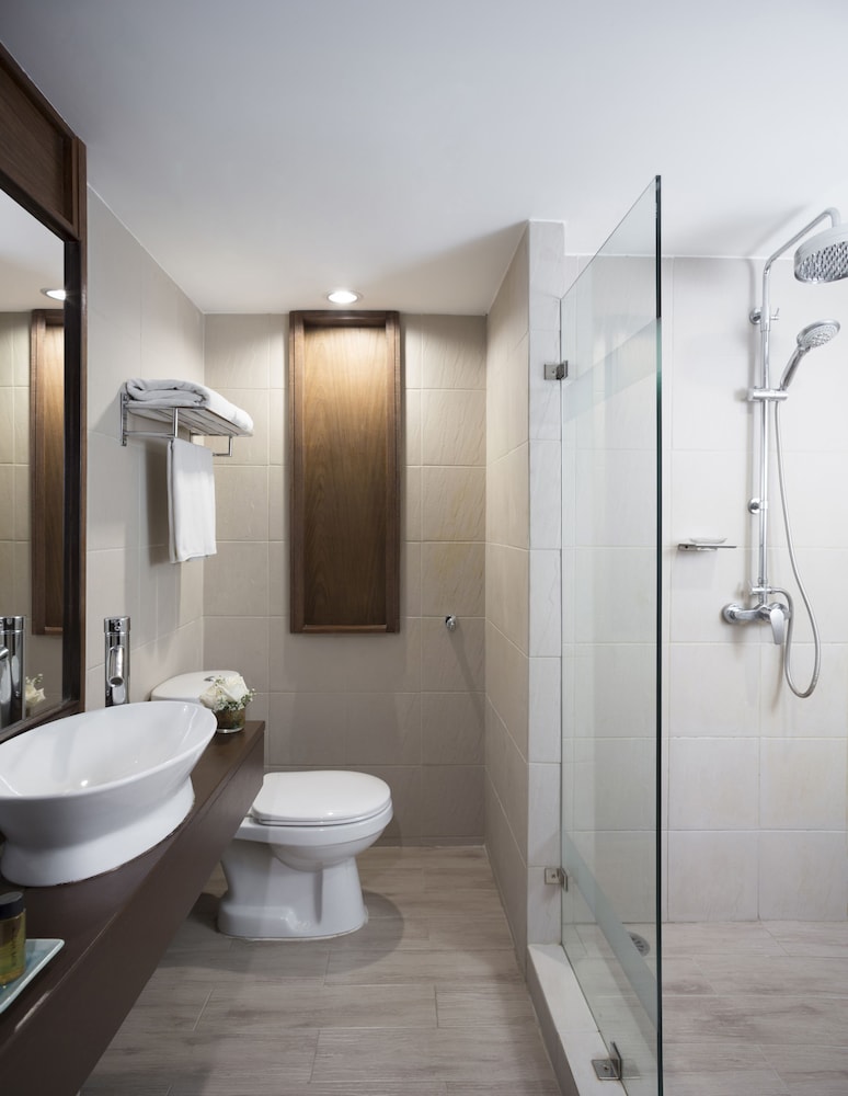 Movenpick Suriwongse Hotel Chiang Mai 67/70