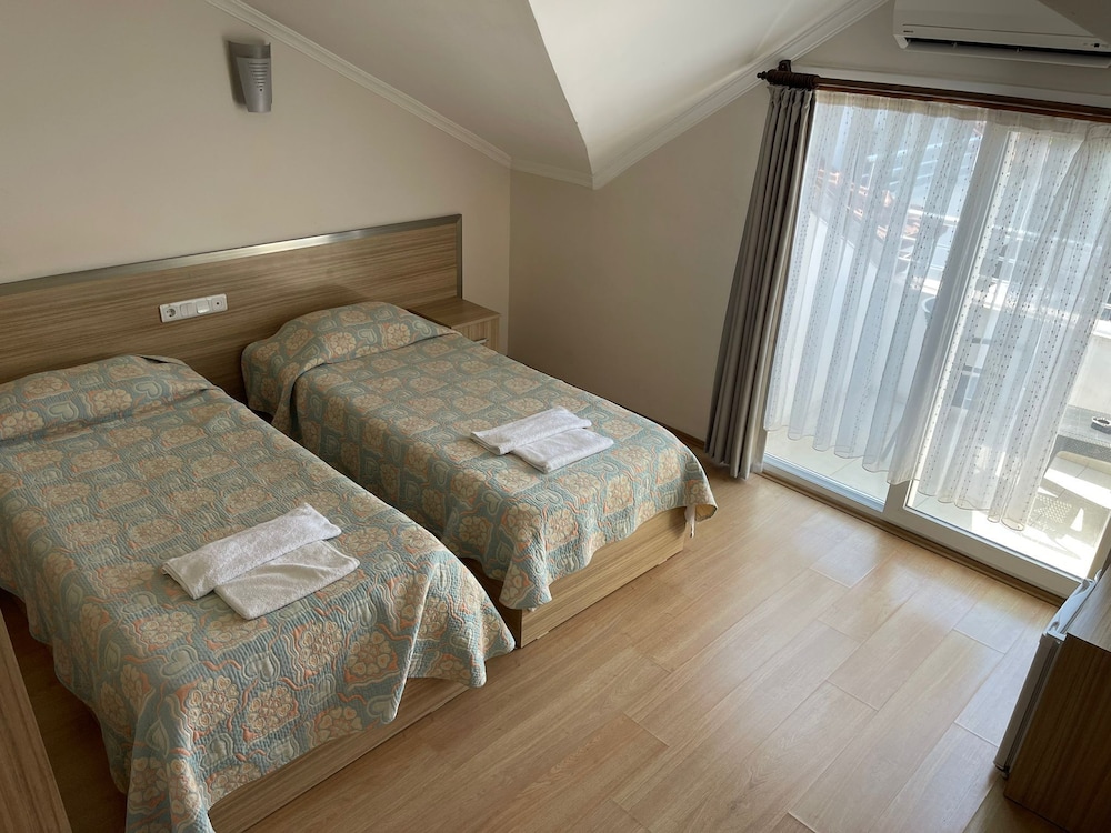 Tugay Hotel 17/67