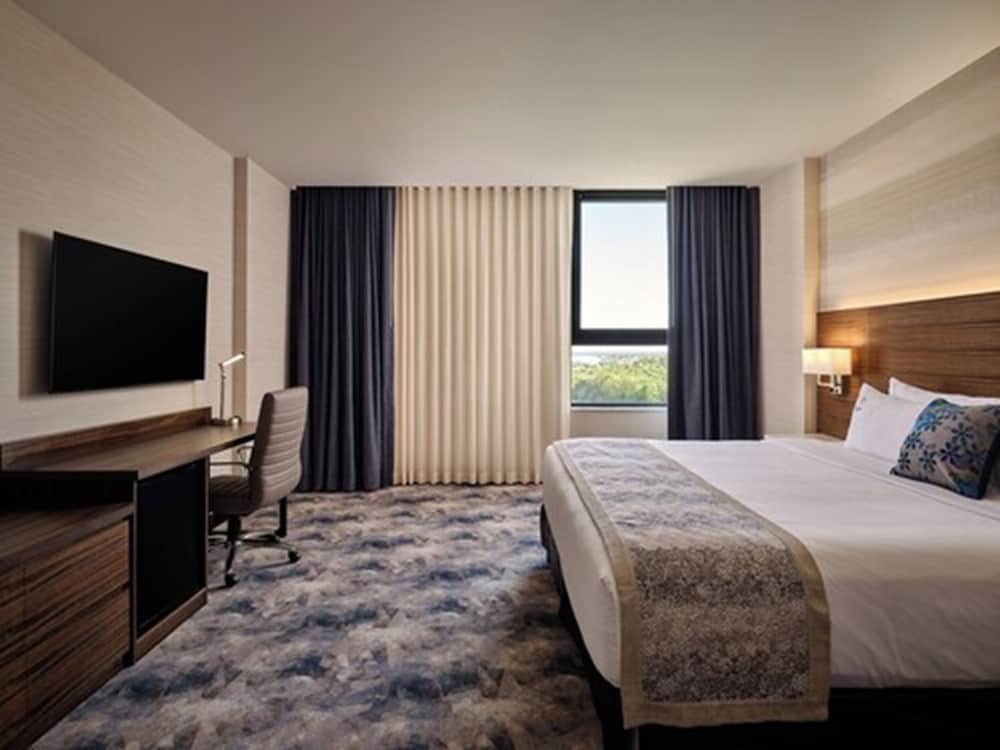 غرفة قياسية بسرير كينج، Pickering Casino Resort Hotel 2/3